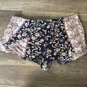 Kiss Navy Floral Shorts